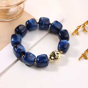 สร้อยข้อมือลูกปัดปรับได้สำหรับนักเรียน ดีไซน์ไม่ซ้ำใคร สร้อยข้อมือเรซิ่นรูปทรงไม่สม่ำเสมอ ของขวัญสำหรับผู้หญิง งานฝีมือเรซิ่น - Product Image 3