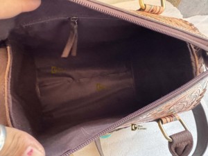 Bolso de Mano de Cuero Tallado a Mano, Estilo Bohemio, Color Marrón, Multiusos, Elegante - Product Image 6