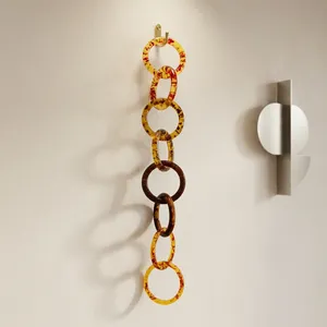 Sculpture murale décorative en résine, chaîne de maillons ronds, artisanat moderne, décoration d'appoint pour salon, hôtel, salle d'exposition au meilleur prix - Product Image 1