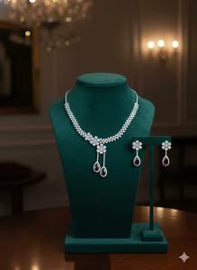 Conjunto de Collar y Aretes de Latón con Diseño Único y Elegante para Mujer, Joyería Tradicional Hecha a Mano para Fiestas, Disponible a Buen Precio - Product Image 2