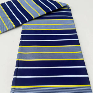 Tissu nigérian en coton imprimé à la cire authentique pour les femmes Designs uniques de qualité supérieure Motifs vibrants populaires en Libye - Product Image 1