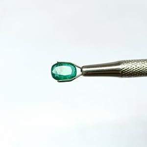 Esmeralda Verde de 2.89 Quilates, Corte Cojín, de Zambia - Product Image 3