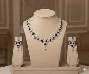 Conjunto de Collar Tribal de Latón Hecho a Mano en Oferta, con Joyería Étnica Audaz para Danza Folclórica, Eventos Culturales y Uso en Estilismo de Moda - Product Image 5