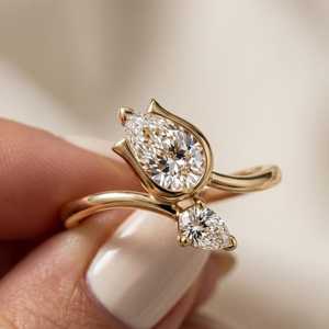 Anillo de Oro Amarillo de 14k con Diamante Cultivado en Laboratorio de 1.01CT Corte Pera, Diseño Abierto, para Boda, Compromiso, Fiesta, Regalo, Amuleto - Product Image 1