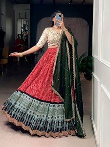 Dernière collection de lehenga imprimé Bandhej & Ajrakh avec travail de sequins, lehenga choli - Product Image 1