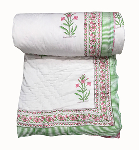 Manta de Algodón Acolchada Tradicional Hecha a Mano con Estampado Floral Azul Marino para Uso en el Hogar en Todas las Estaciones - Product Image 2