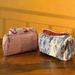 Grands sacs à cosmétiques vintage en coton matelassé, sac de toilette imprimé à la main pour femmes - Product Image 1