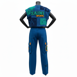 Ensemble femme en coton French Terry 280 GSM, haut sans manches et pantalon, bleu turquoise, design à panneaux, impression logo personnalisée en chenille. - Product Image 2