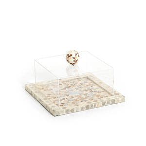 Élégant support à gâteau artisanal en nacre, plateau carré en bois à motifs avec dôme transparent, magnifique décoration de mariage - Product Image 1