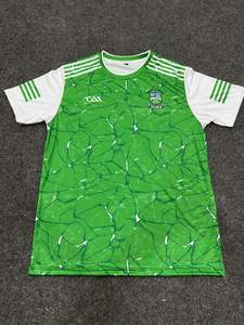 Ensemble de maillot de foot sublimé en polyester à manches courtes, col rond, et short de foot avec cordon de serrage - Product Image 3