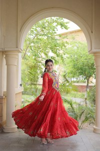 Robe orange tendance pour Navratri, magnifique robe à motifs, vêtements indiens et pakistanais - Product Image 5