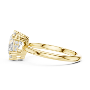 Bague de fiançailles en or jaune avec diamant de laboratoire taille poire brillant, sertie à griffes et design solitaire élégant pour mariée - Product Image 3