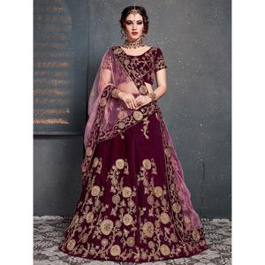 Velours brodé violet mariée Lehenga Choli - Product Image 1
