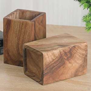 Organizador de Escritorio de Madera Premium Hecho a Mano, Portalápices Personalizado para Decoración de Oficina, Hogar y Espacio de Trabajo por Tradebyd - Product Image 1