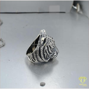 Anillo de Lujo de Plata 925 con Cabeza de Animal y Diamante Cultivado en Laboratorio, Diseño Grabado Detallado, Joyería de Moda Premium para Venta al por Mayor - Product Image 5