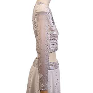 Uniforme Deportivo Personalizado para Animadoras Adultas, Top Corto y Falda Blancos y Plateados, 100% Poliéster - Product Image 5