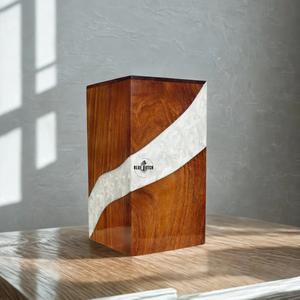 Urne funéraire artisanale en bois de rose avec incrustation de résine nacrée blanche, souvenir commémoratif - Product Image 6