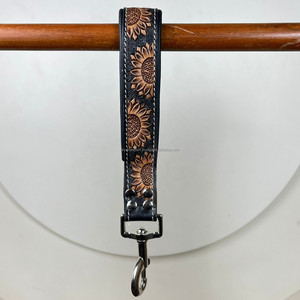 Collar de perro mascota de cuero genuino con herramientas de mano duraderas ajustables de alta calidad, correa de diseñador y juego de plomo de 3 piezas para perros - Product Image 5