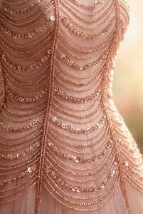 Robe de mariée haut de gamme en tulle écologique à motifs floraux, ornée de perles, silhouette trompette/sirène, longueur ras du sol, personnalisable, nettoyage à sec - Product Image 4