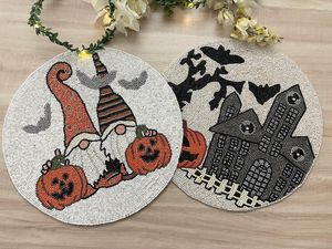 Tapete de Mesa Personalizado con Cuentas de Tela Antideslizante y Duradero, Diseño de Calabazas y Gnomos de Halloween, Hecho a Mano, Decorativo de Lujo, 400 mm - Product Image 2