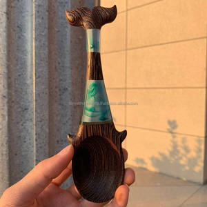 Ensemble de cuillères en bois et résine faites à la main, prix usine indien, pour servir les salades lors de fêtes, provenance Inde - Product Image 1