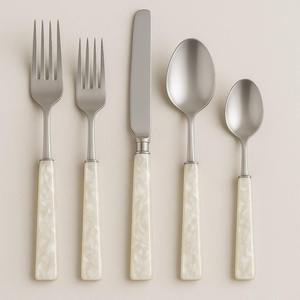 Juego de Cubiertos de Acero Inoxidable con Acabado Espejo, Diseño Moderno y Ecológico, con Mango de Resina, para Decoración del Hogar, Regalo Ideal - Product Image 5