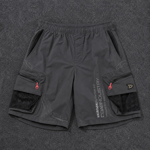 Shorts cargo California Custom Graphite Techwear pour homme, coupe décontractée, nylon, style streetwear Y2K, avec poches en mesh et impression réfléchissante - Product Image 1