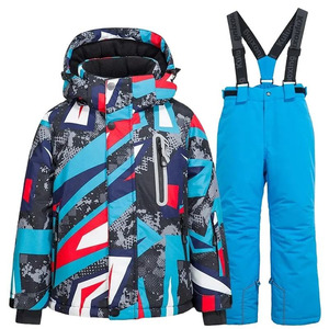 Traje de Esquí Personalizado Unisex para Niños, Chaqueta de Nieve con Capucha y Pantalones con Tirantes para Esquiar y Hacer Snowboard - Product Image 1