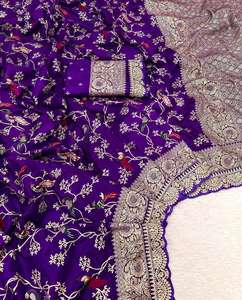 Sari indien traditionnel de haute qualité en coton khadi pur, orné de motifs minakari, pour mariage et fêtes. - Product Image 5