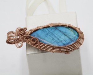 Pendentif en labradorite naturelle AAA+++ avec enroulement en fil de cuivre, bijou artisanal en pierre précieuse, taille libre, pendentif en cristal de guérison - Product Image 4