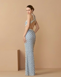 Vestido de Noche Largo con Cuello Halter Azul Claro, Diseño Floral con Perlas y Cuentas, Satinado Antiarrugas, Corte en A - Product Image 3