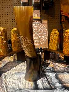 Cornes à boire en corne de buffle gravées à la main, écologiques et sur mesure, pour les magasins de fournitures vikings et les magasins de cidre, destinées à la revente - Product Image 5