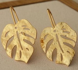 Pendientes de latón con acabado dorado, aros clásicos de moda para bodas, fiestas, hechos a mano, joyería étnica personalizada, accesorio de moda. - Product Image 1
