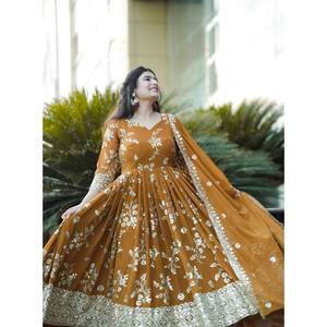 Ropa y Accesorios Musulmanes Tradicionales de Diseño, Traje Anarkali de Estilo Elegante con Peent y Dupatta, Nueva Colección - Product Image 1