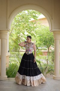 LAMOUNT Lehenga Choli Tradicional de Seda y Algodón Color Negro para Mujer, Estilo India Pakistán, Secado Rápido, Ideal para Navratri - Product Image 4