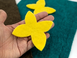 Mariposas de Fieltro Recortadas para Proyectos de Costura y Manualidades Infantiles - Comercio Justo y Hecho a Mano de Forma Ética - Product Image 4