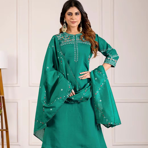 Conjunto de Kurti Anarkali de Diseño en Viscosa y Seda Mango con Bordado Intenso – Colección de Exportación Global - Product Image 1