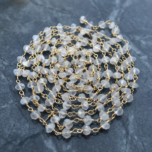 1 pulgada - Cadena de rosario con cuentas facetadas de piedra lunar arcoíris blanca natural de 3-4 mm, envuelta en alambre - Product Image 4