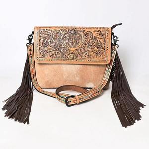 Sac à bandoulière léger en cuir véritable 100% sculpté à la main avec motifs floraux, style bohème, pour femme, avec rabat, idéal pour l'été - Product Image 3