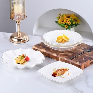 Services de table en céramique européenne blanche brillante à bord doré pour hôtels et restaurants - Durables, compatibles lave-vaisselle, plusieurs configurations - Product Image 4