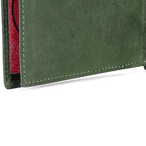 Portefeuille en cuir classique pour homme avec une fabrication élégante, une texture lisse et un matériau durable et résistant. - Product Image 5