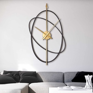 Reloj de pared de metal antiguo de tendencia en la industria, crea un punto focal llamativo en paredes lisas, bellamente elaborado por BRUSHSTROKE BLISS - Product Image 5