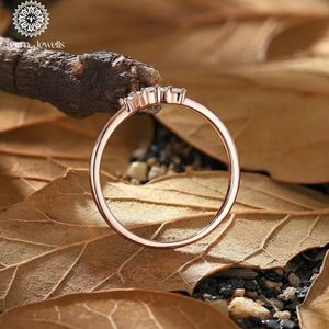 Bague Classique Femme Charm Jewells en Moissanite Taille Coussin Trois Pierres Plaqué Or 18K Sertissage à Griffes Certifiée IGI - Product Image 2