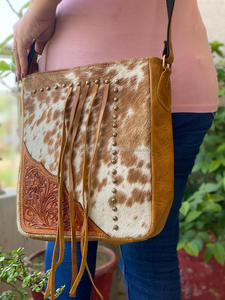 มาใหม่สไตล์ตะวันตกมือTooledหนังCowhide Crossbody Bohoกระเป๋าที่กําหนดเองของแท้หนังผู้หญิงหลายใช้สลิงกระเป๋า - Product Image 3