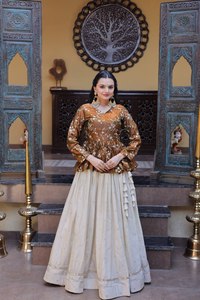 Trajes pakistaníes de moda para mujer, lehenga con top con bordados, estilo fiesta, corte regular, para todas las temporadas - Product Image 2