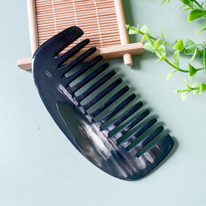 Peine de Cuerno de Búfalo Hecho a Mano, Ecológico, de Excelente Calidad, con Dientes Finos, para Peinar el Cabello, para Uso Diario en Casa y Salón - Product Image 5