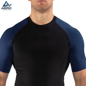T-shirts de compression respirants à manches courtes pour hommes, fabriqués au Pakistan, de qualité supérieure, en noir, vêtements de fitness, rashguard - Product Image 6