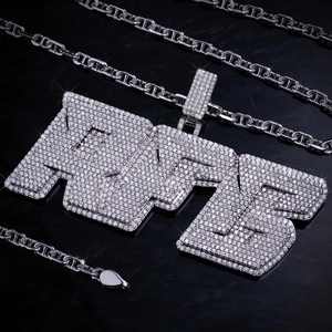 จี้เพชรโมอิสซาไนต์รูปตัวอักษรแบบเต็มตัว ชุบโรเดียม เงินแท้ 925 สไตล์ฮิปฮอป พร้อมจี้ห้อยแบบสั่งทำพิเศษ - Product Image 1