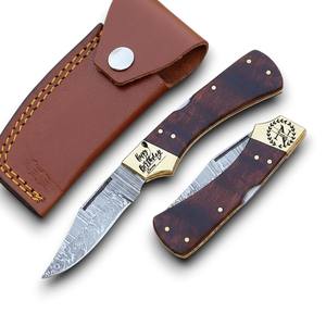 UA Supplies มีดพับเหล็กดามัสกัสแบบ OEM/ODM ขายส่ง ปรับแต่งได้ สำหรับพกพา ใช้ในชีวิตประจำวัน ตั้งแคมป์ พร้อมด้ามไม้และทองเหลือง - Product Image 1