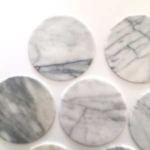 Sous-verre rond vintage en marbre blanc et gris, décoration de table en pierre naturelle - Product Image 2